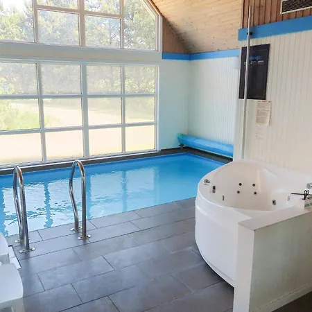 10 Person Holiday In Bl Vand بيت للعطل
