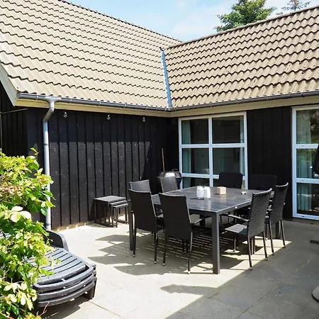 10 Person Holiday In Bl Vand Blåvand