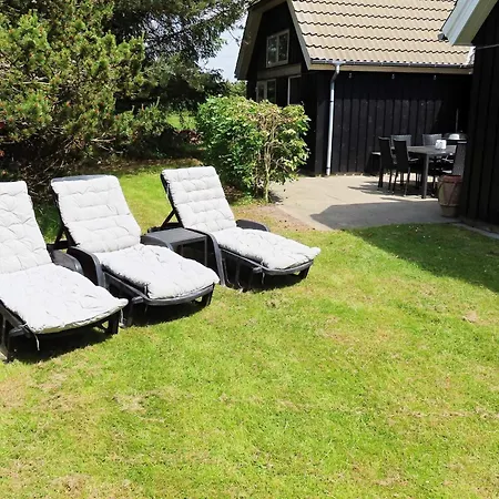 10 Person Holiday In Bl Vand بيت للعطل